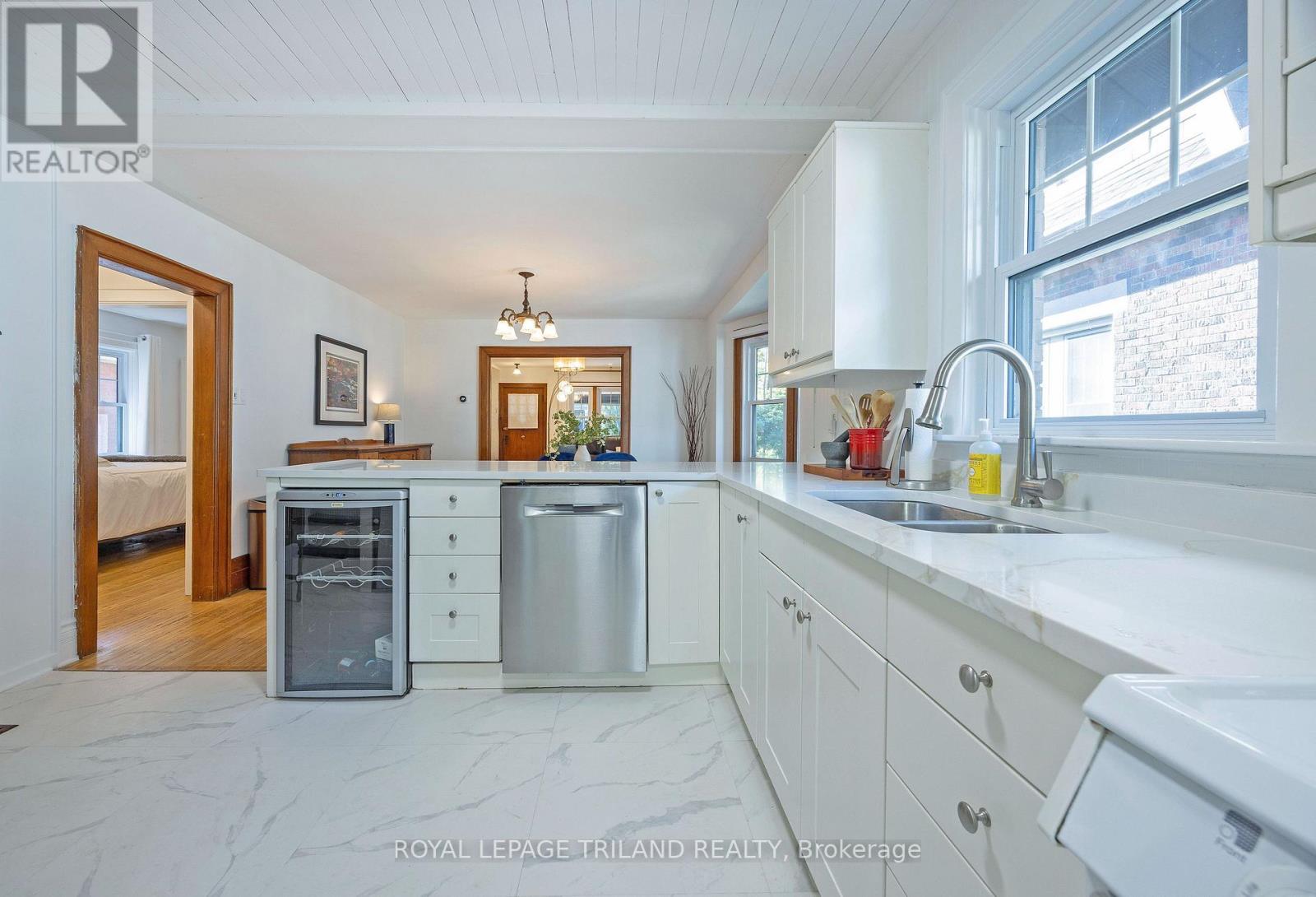 8 MCKENZIE AVENUE - Image 15