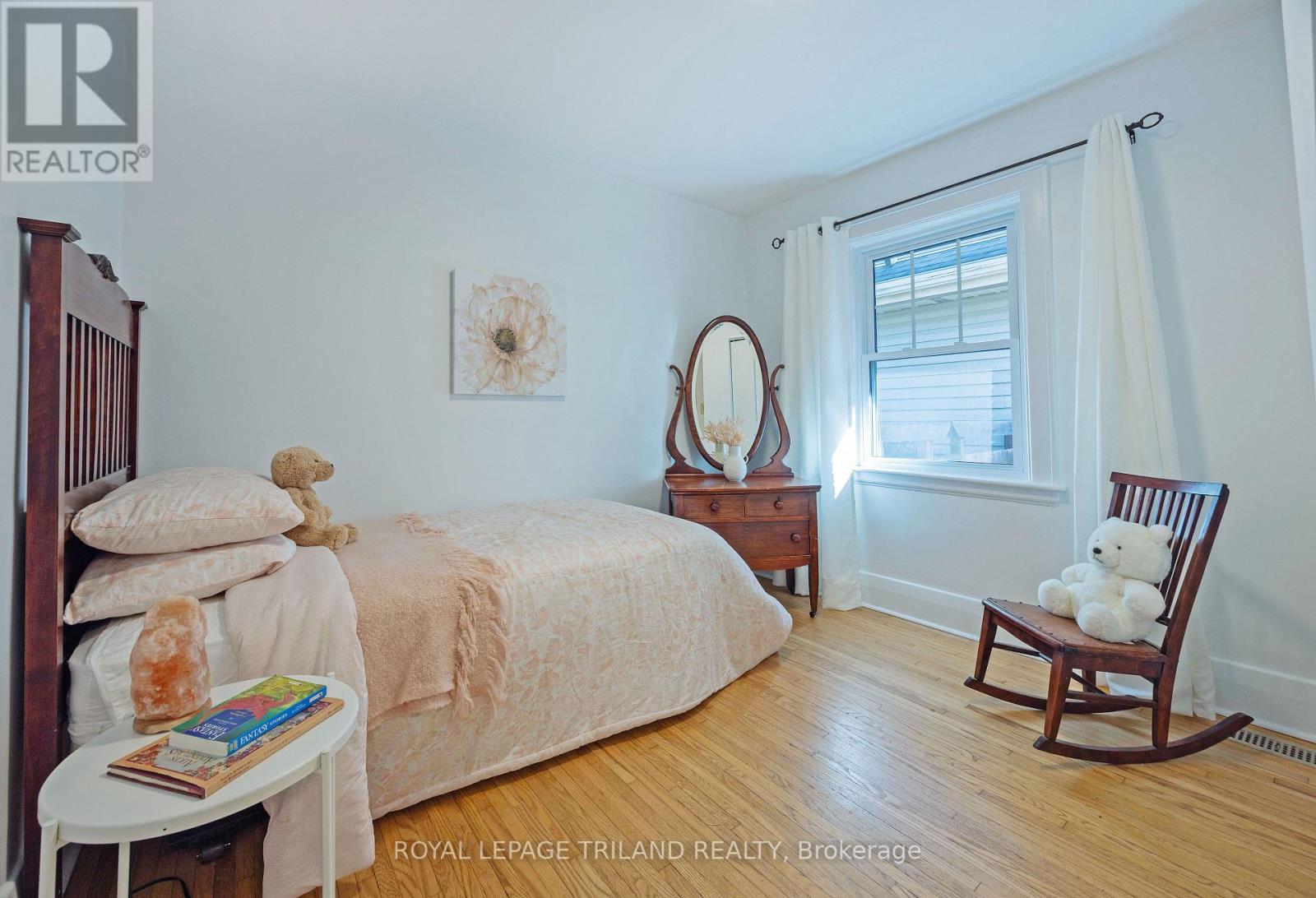 8 MCKENZIE AVENUE - 19
