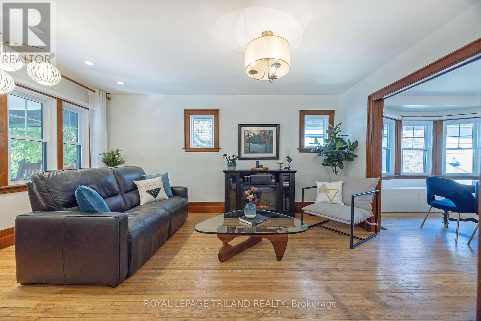 8 MCKENZIE AVENUE - 8