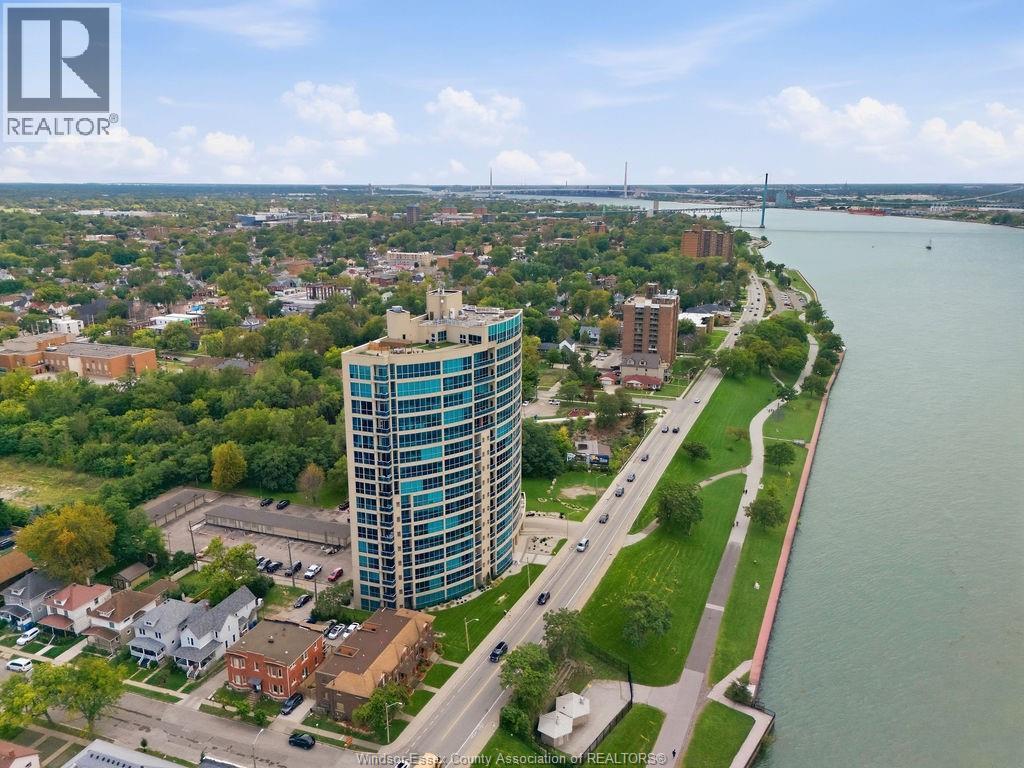 1225 Riverside Dr W — photo 37