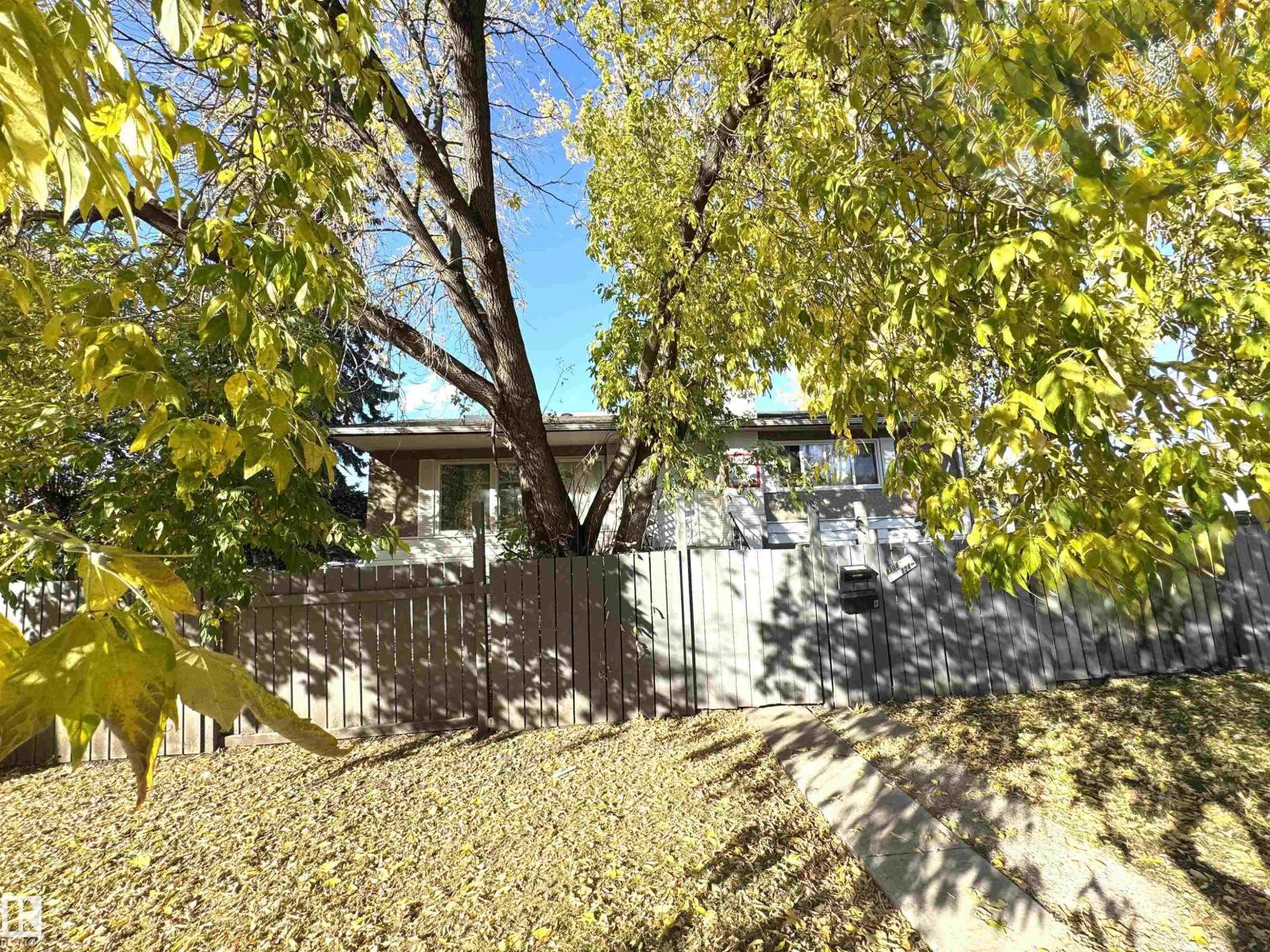8108 124 AV NW - 5