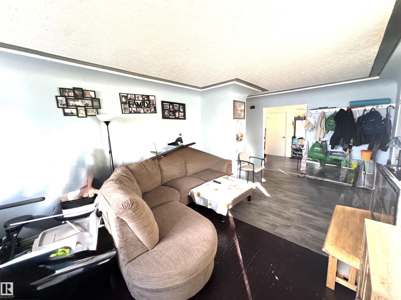 8108 124 AV NW - Image 8