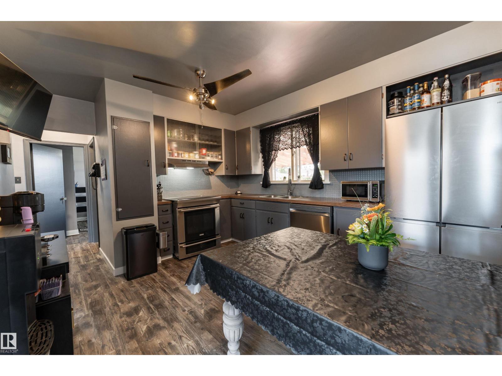 13220 77 ST NW - 10