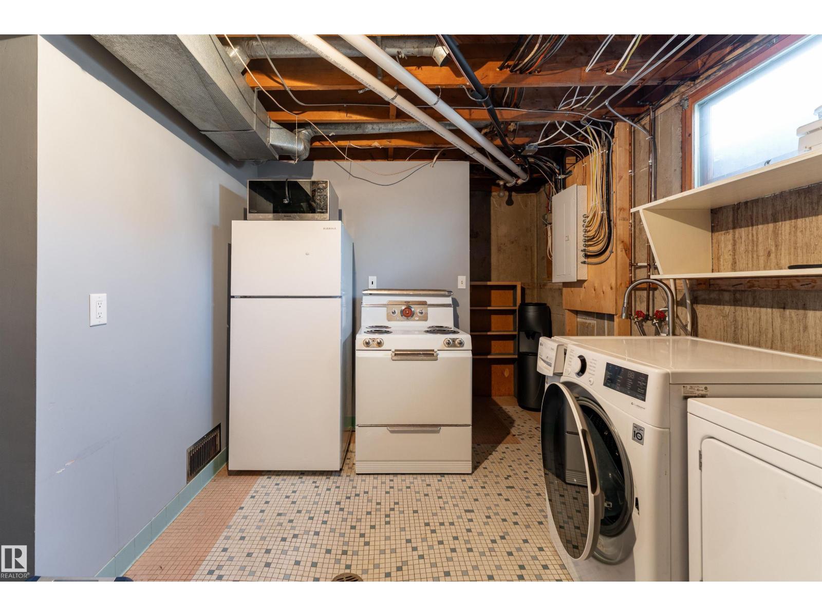 13220 77 ST NW - 37