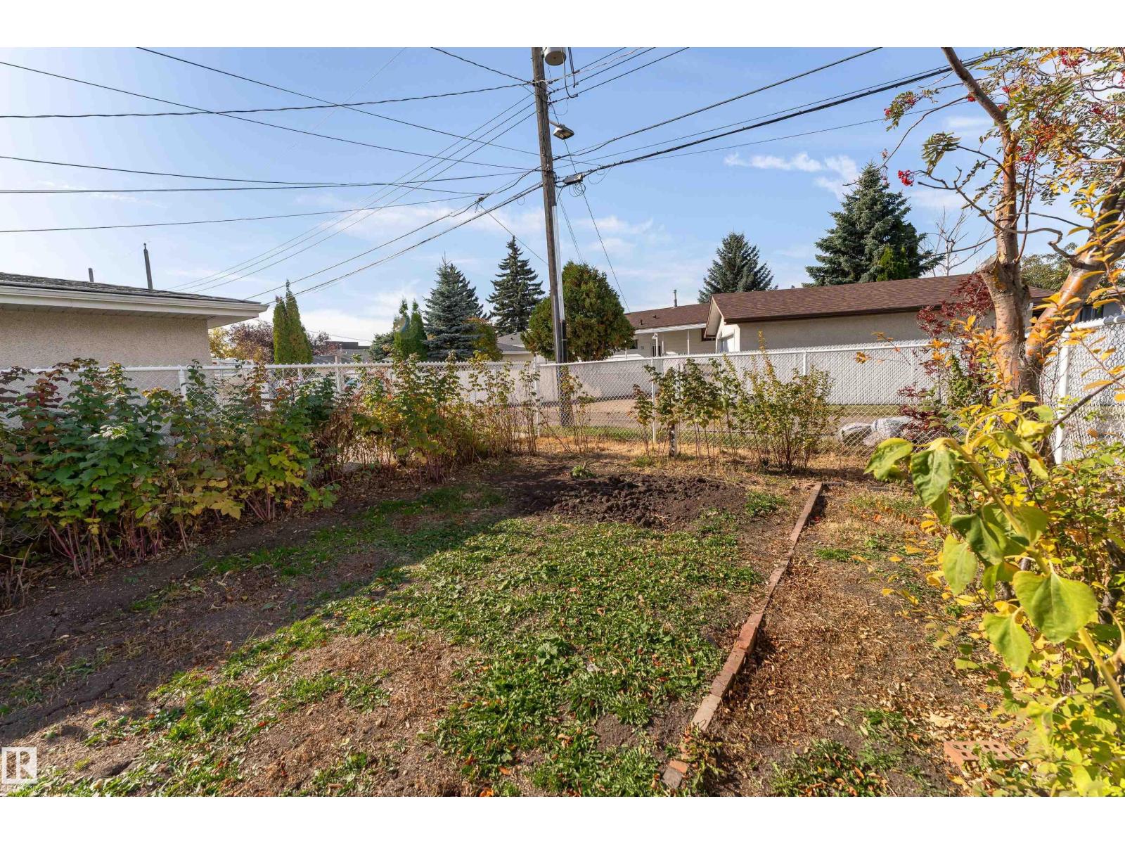 13220 77 ST NW - 43