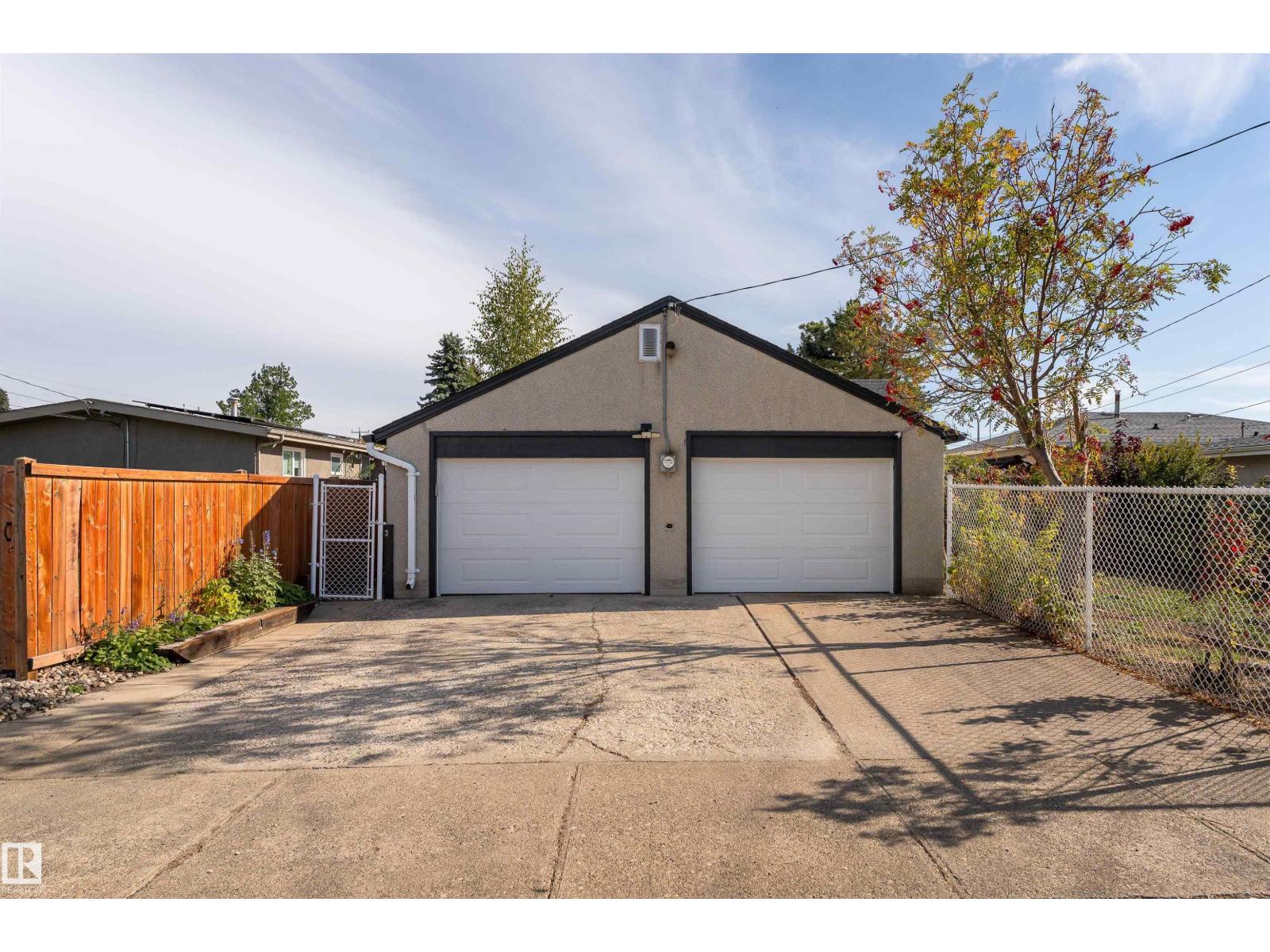 13220 77 ST NW - 48
