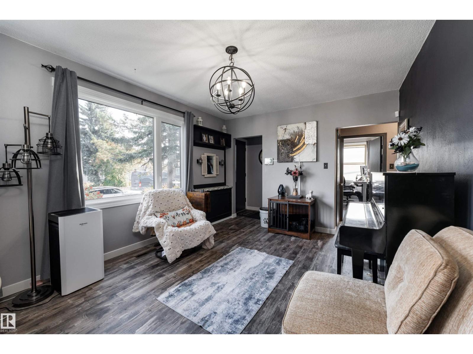 13220 77 ST NW - 8