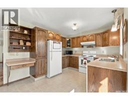 Bedroom - 518 Bronson Crescent, Saskatoon, SK S7J5E3 Photo 11