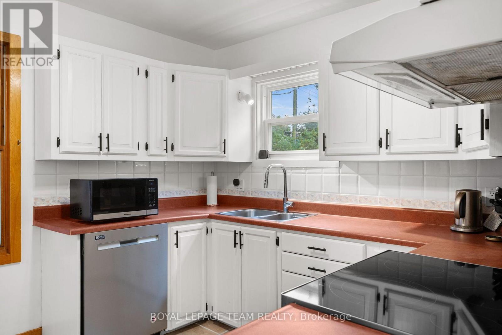 1272 LIVINGSTONE AVENUE - Image 14