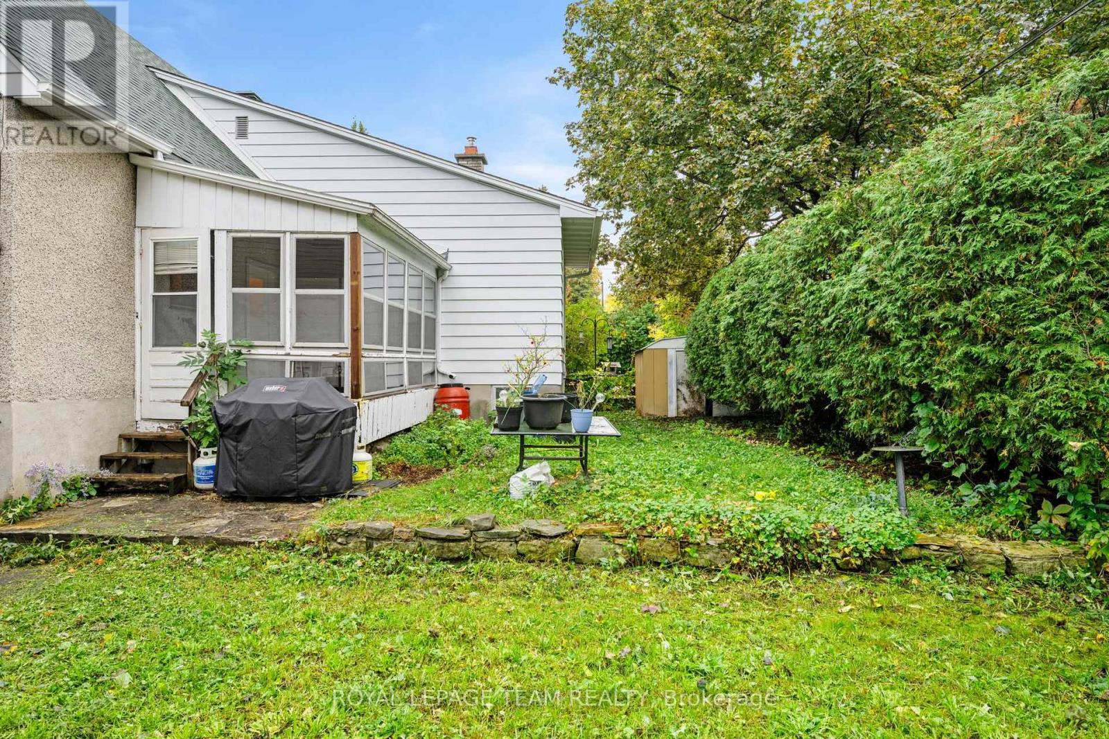 1272 LIVINGSTONE AVENUE - 36