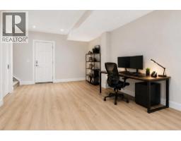 7, 1935 35 Street SW - photo 16
