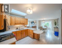 Dining room - 138 Evergreen Crescent, Penticton, BC V2A7Y5 Photo 11