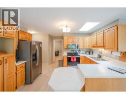 Primary Bedroom - 138 Evergreen Crescent, Penticton, BC V2A7Y5 Photo 9