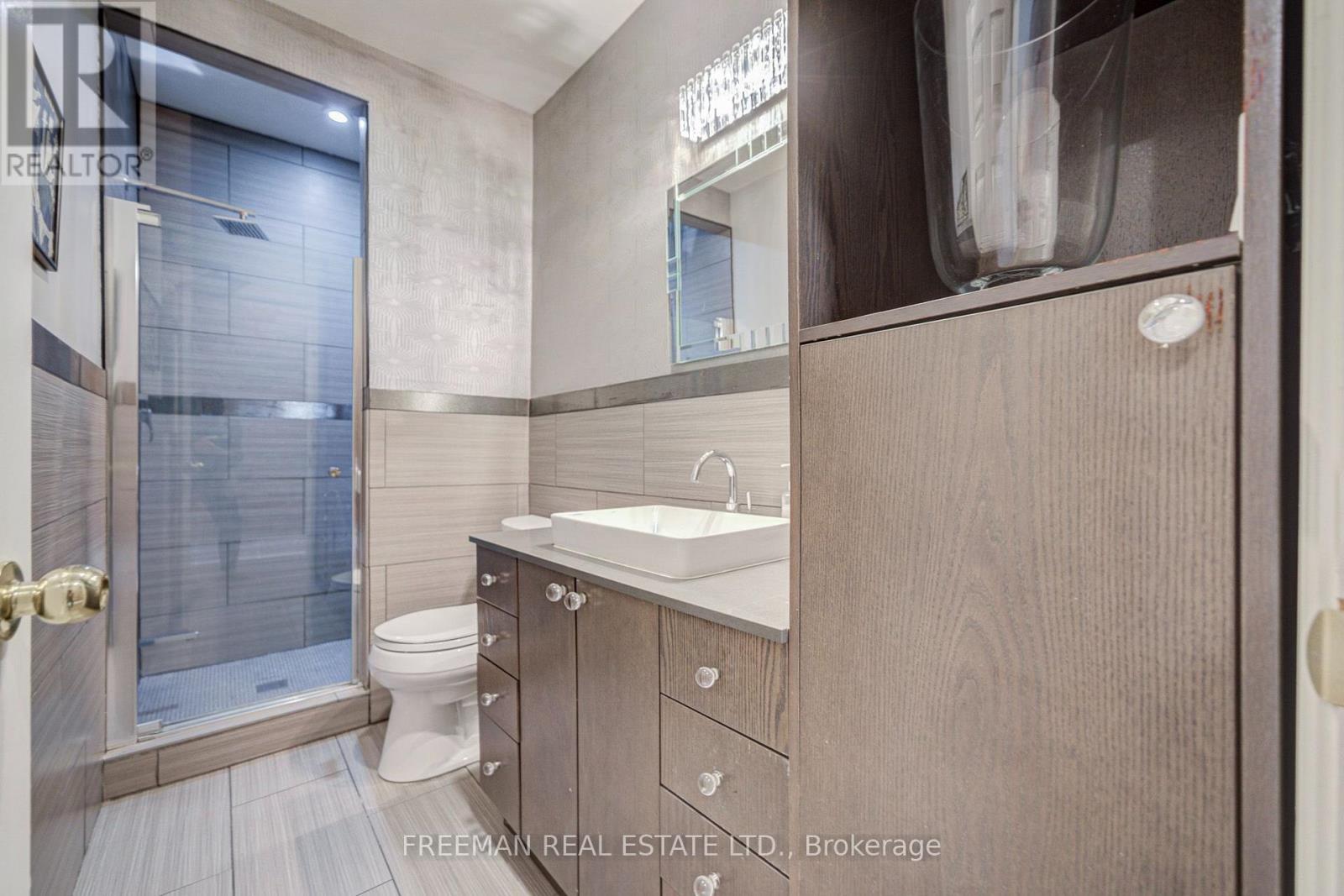 468 MARKHAM STREET - 33