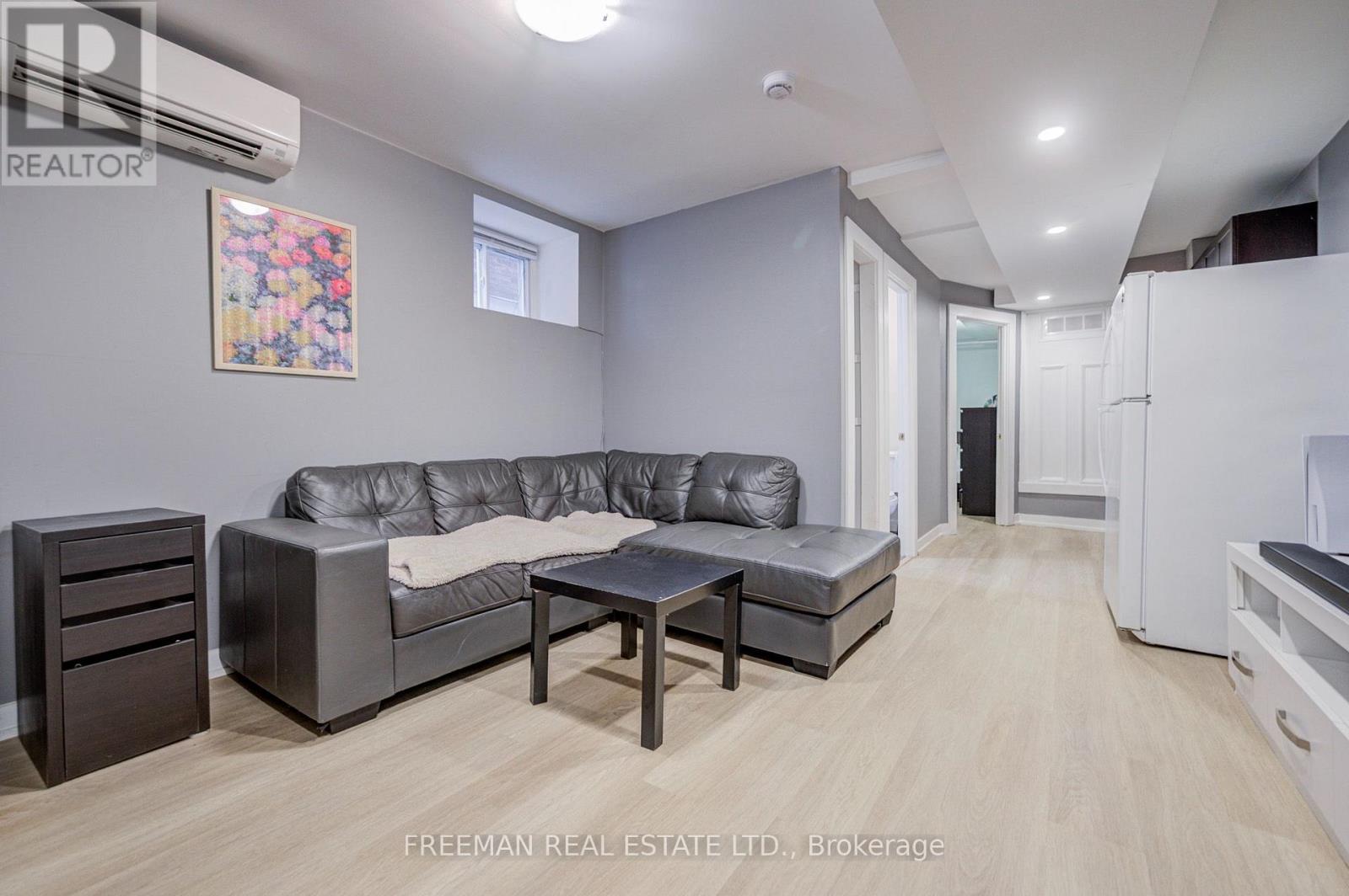 468 MARKHAM STREET - 42