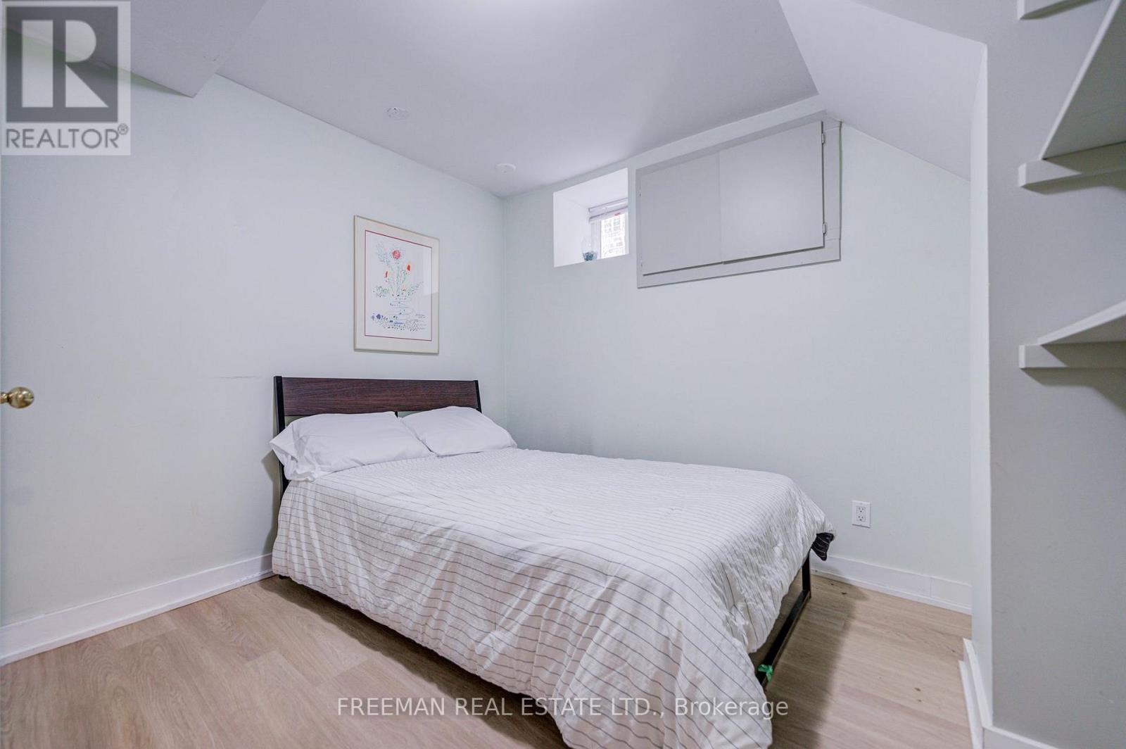 468 MARKHAM STREET - 44