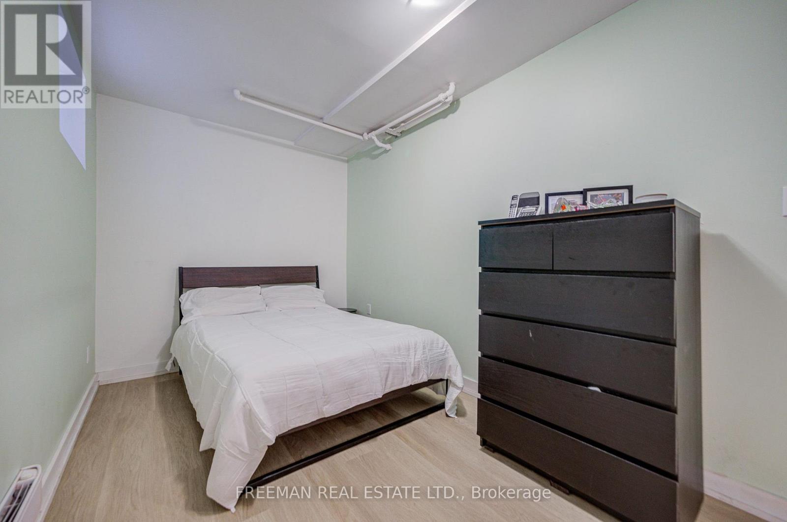 468 MARKHAM STREET - 45