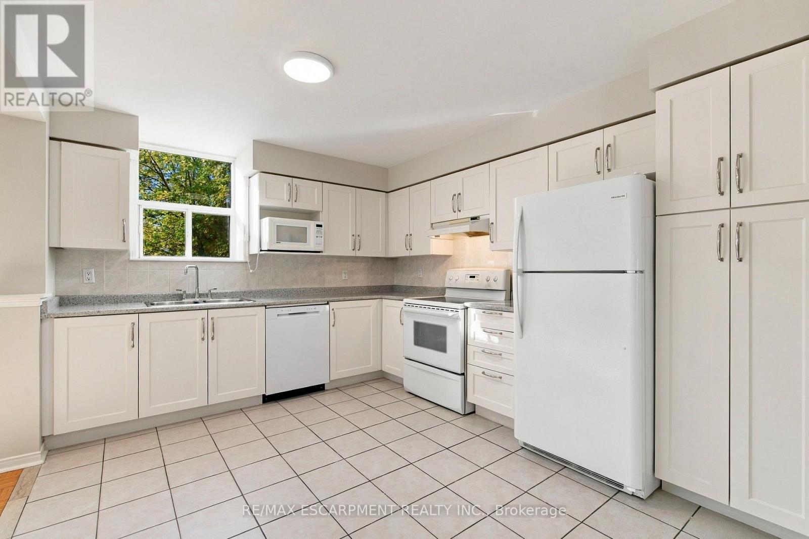 223- 7373 Martingrove Road, Vaughan, ON photo 2