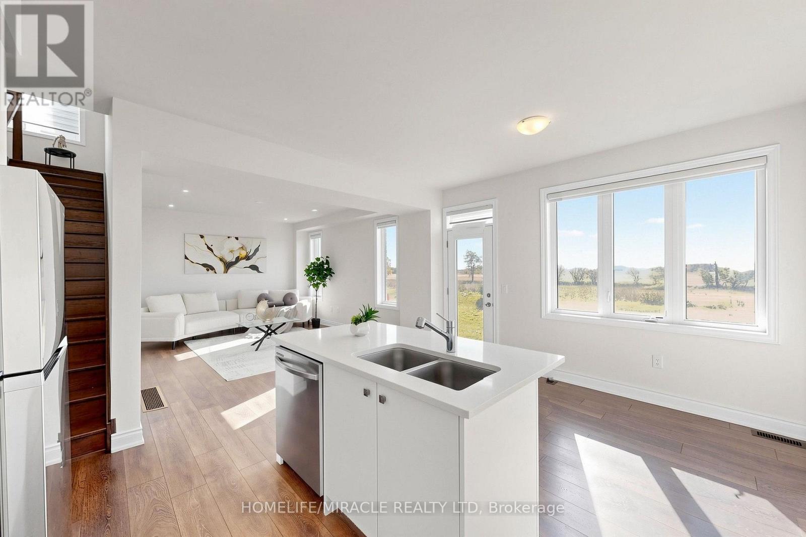69 Season Crescent, Wasaga Beach, ON photo 13