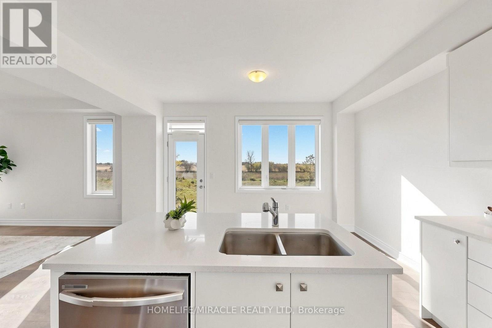 69 Season Crescent, Wasaga Beach, ON photo 14
