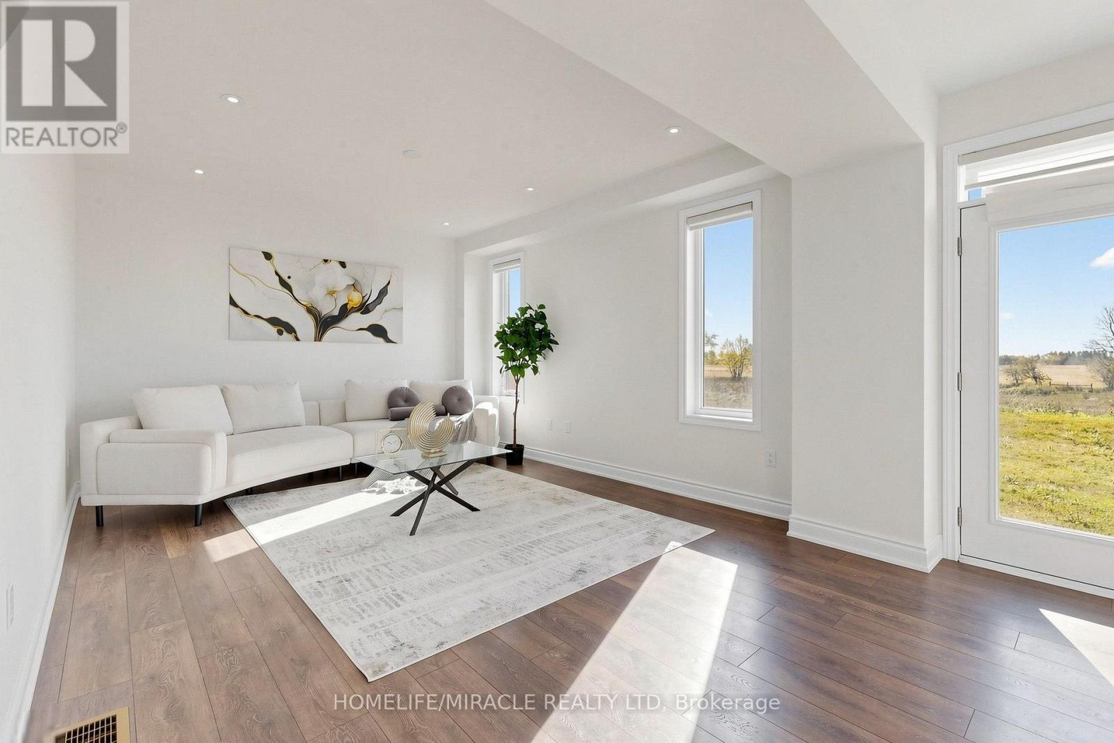 69 Season Crescent, Wasaga Beach, ON photo 8
