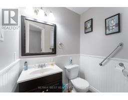 19 Moore Place, Barrie, ON L4N6N6 Photo 13