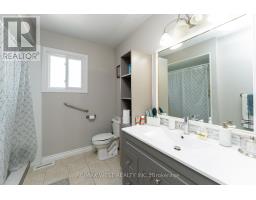 19 Moore Place, Barrie, ON L4N6N6 Photo 15