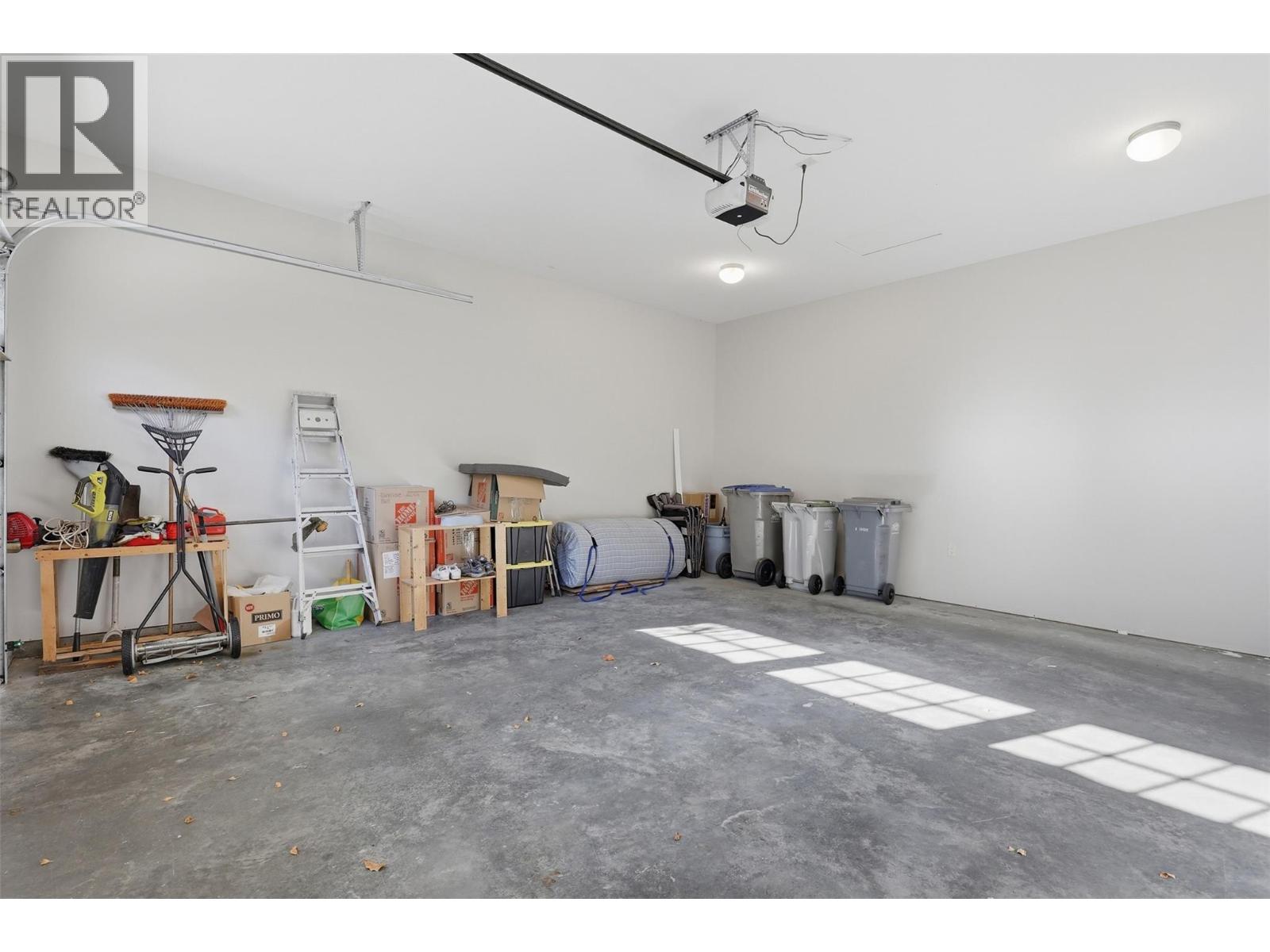 #106 1939 COLDWATER Drive - 37