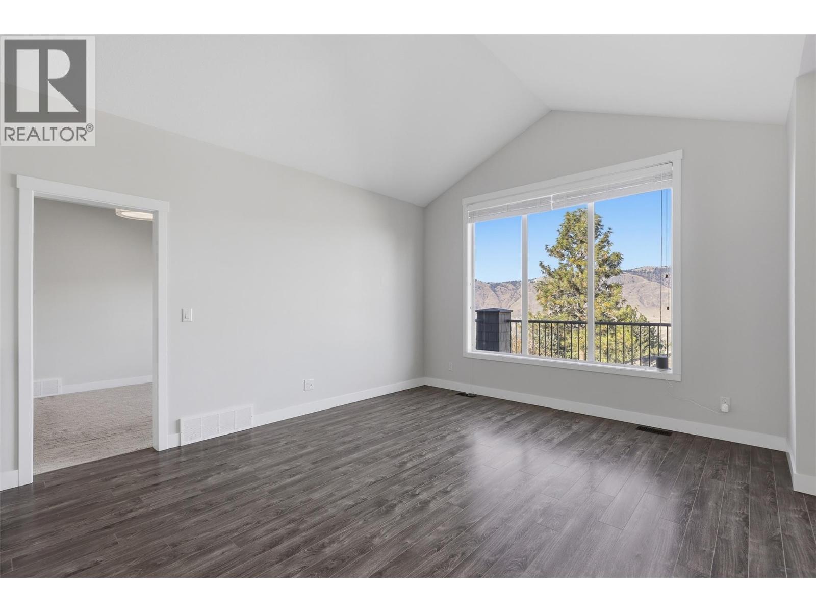 #106 1939 COLDWATER Drive - Image 5