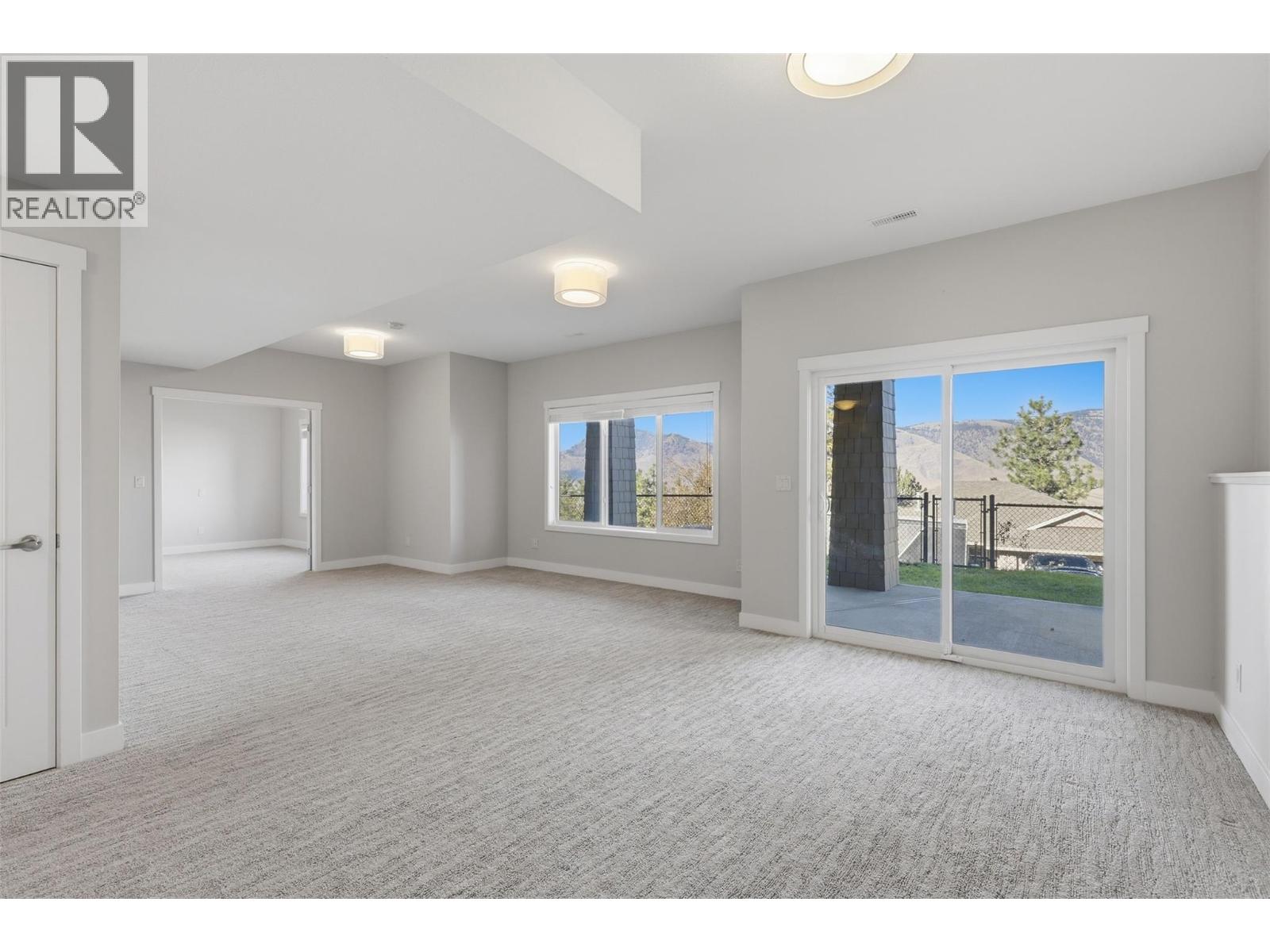 #106 1939 COLDWATER Drive - Image 40