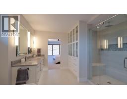 740 Pinehaven Court, Kelowna, BC V1V2Y3 Photo 35