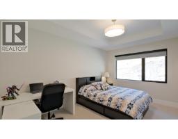 740 Pinehaven Court, Kelowna, BC V1V2Y3 Photo 37