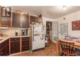 11 Kenneth Avenue, Toronto, ON M6P1J1 Photo 10