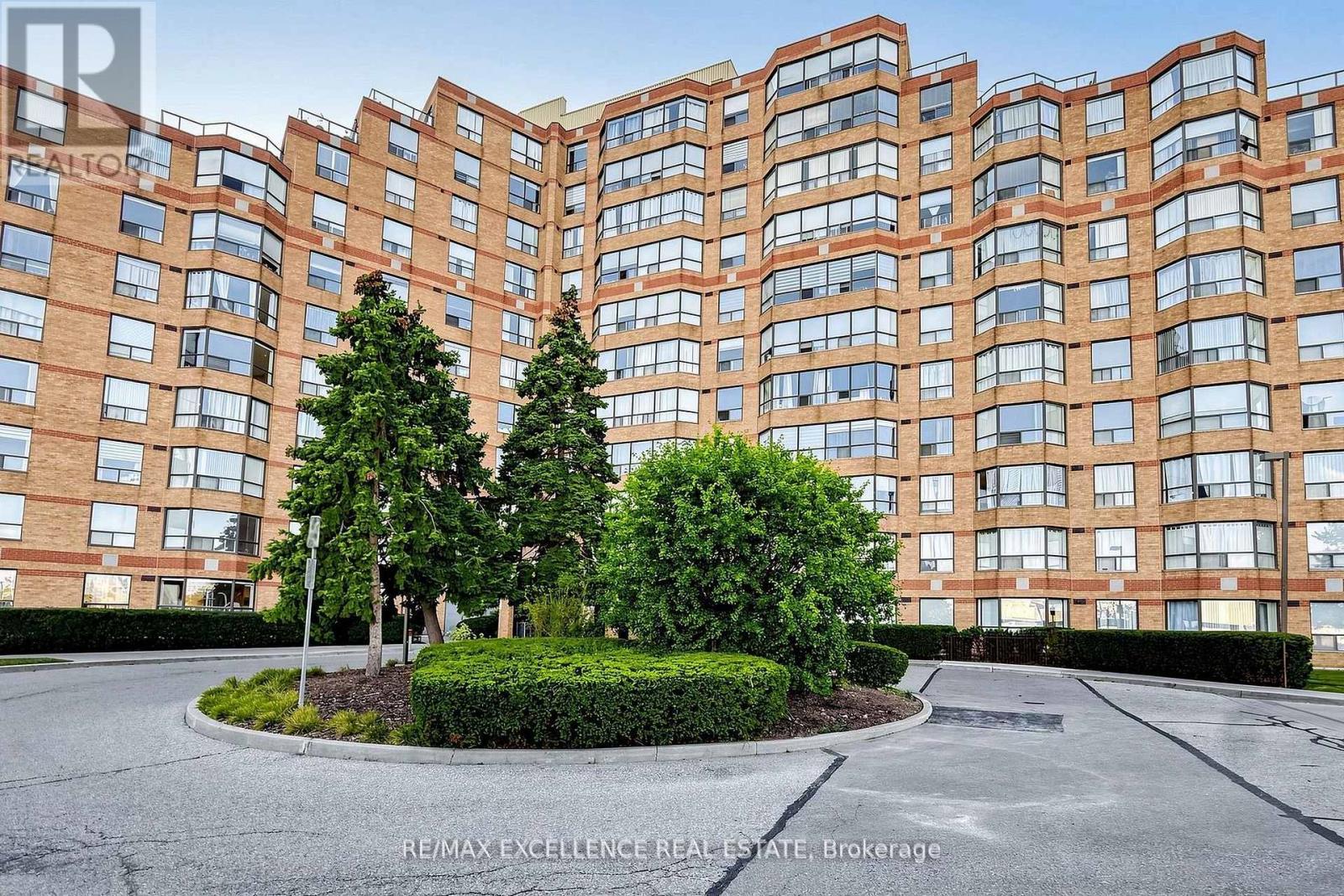 524 - 6 HUMBERLINE DRIVE, Toronto (West Humber-Clairville)