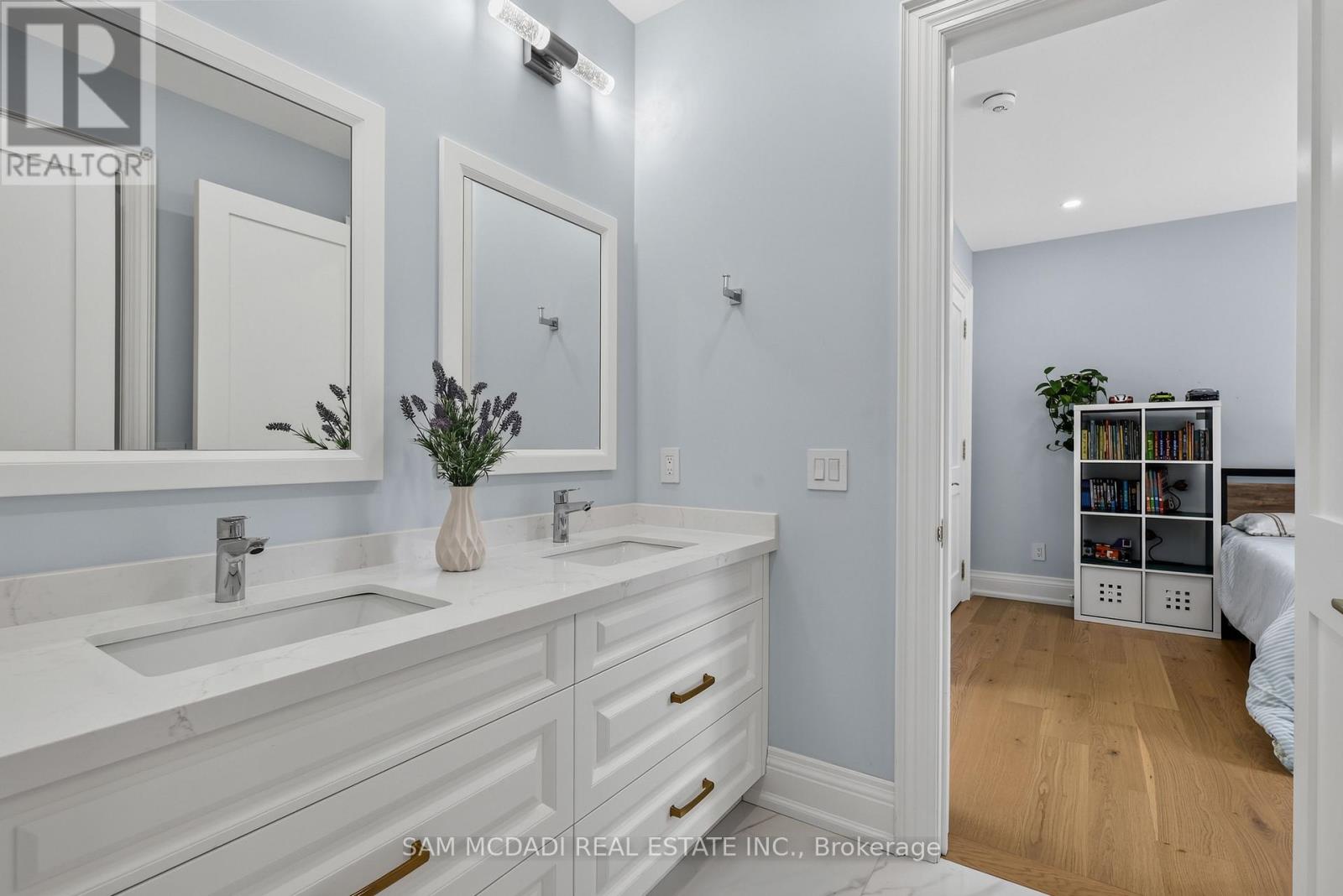 403 Willis Drive, Oakville, ON photo 23