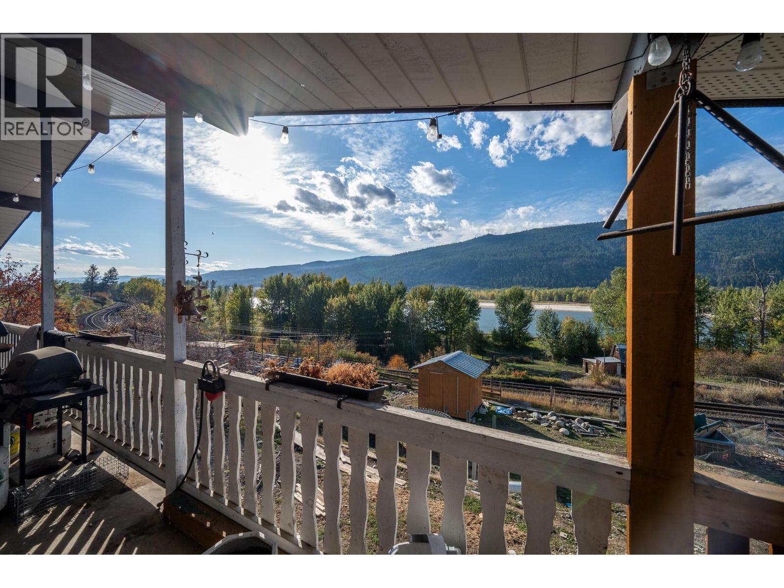 7941 Yellowhead Highway - 11