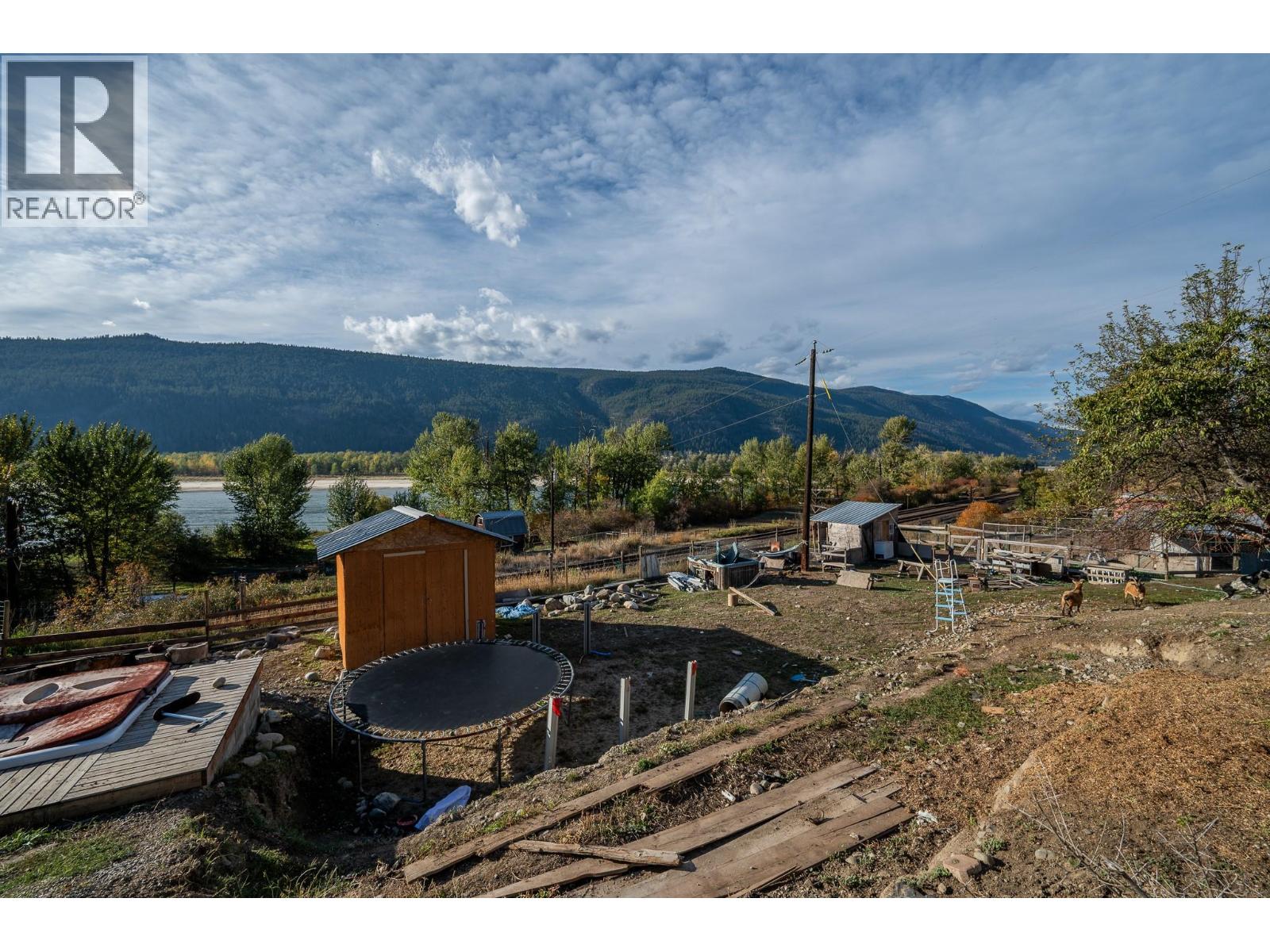 7941 Yellowhead Highway, Kamloops