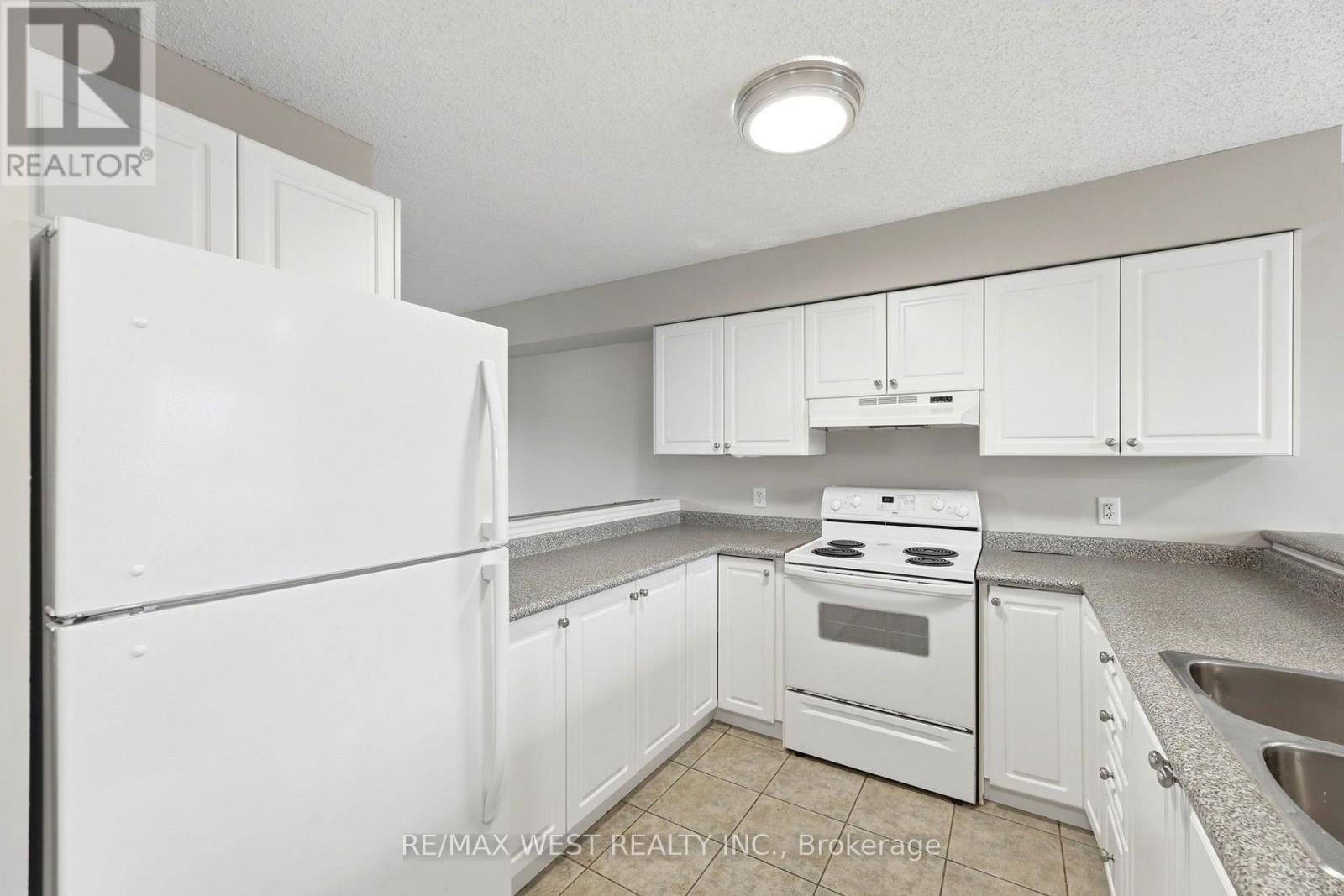 11- 600 Sarnia Road, London North, ON photo 12