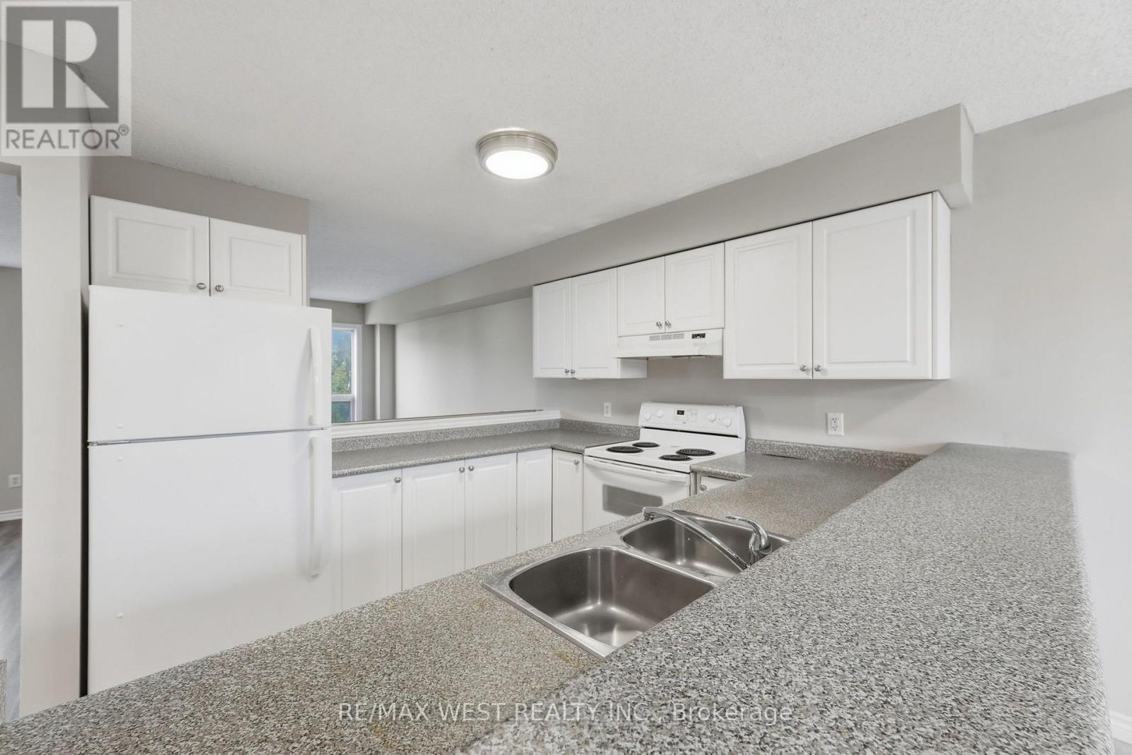 11- 600 Sarnia Road, London North, ON photo 17