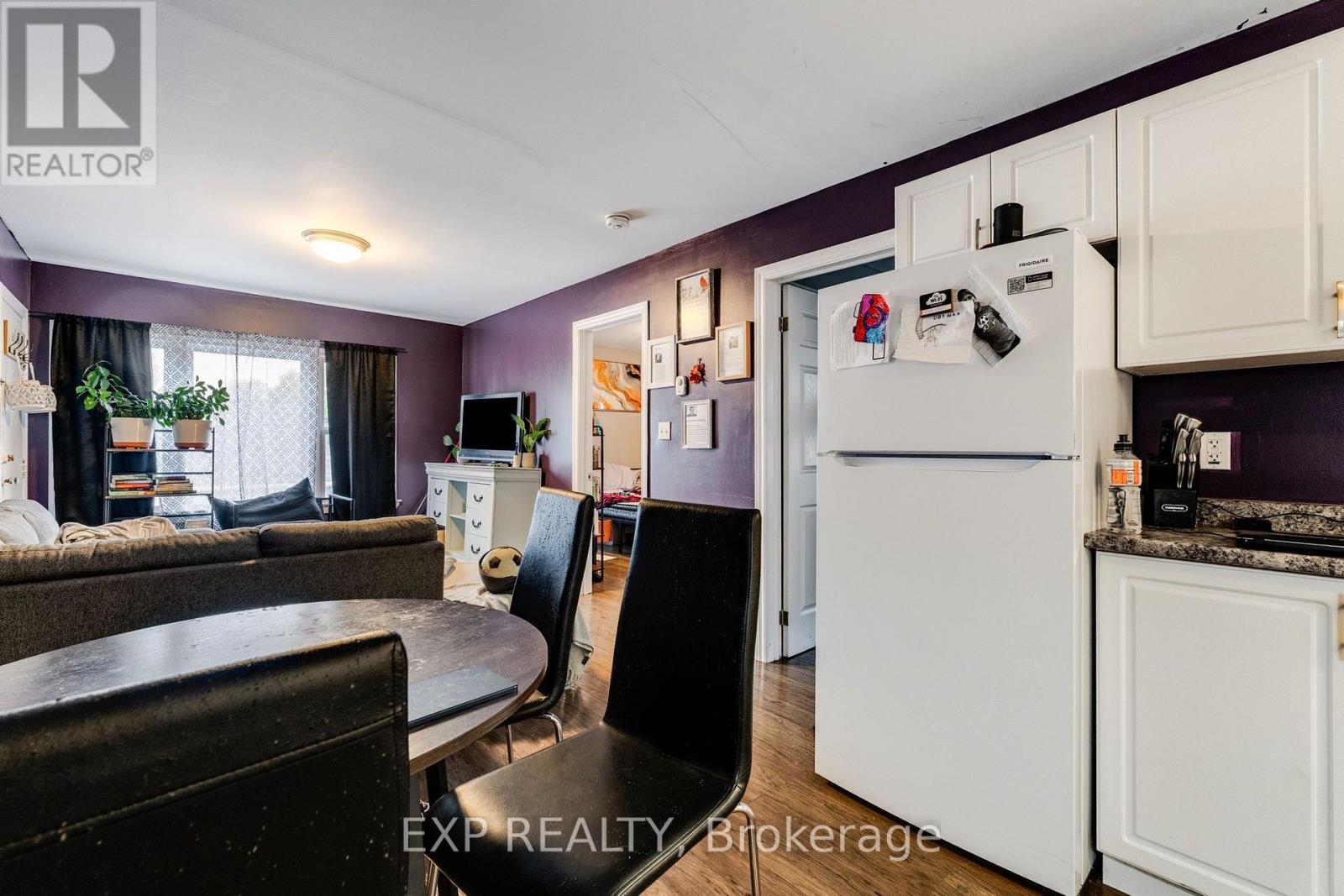 241 Grand Avenue East, Chatham-Kent, ON photo 2