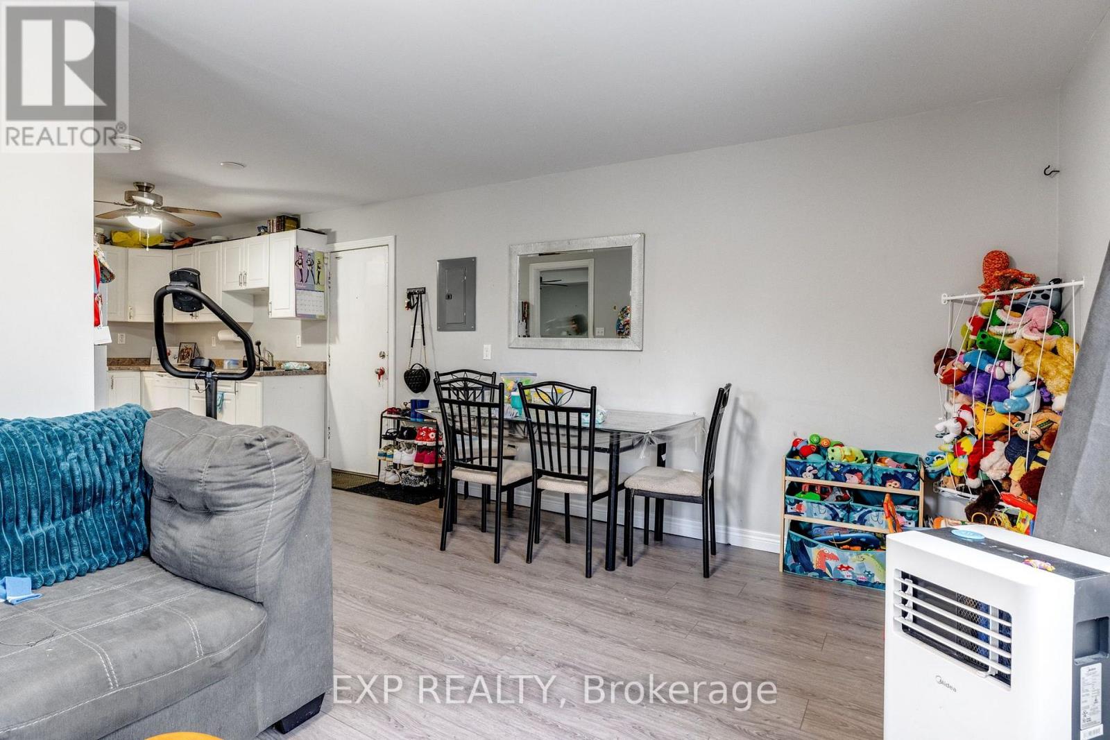 241 GRAND AVENUE E - 26