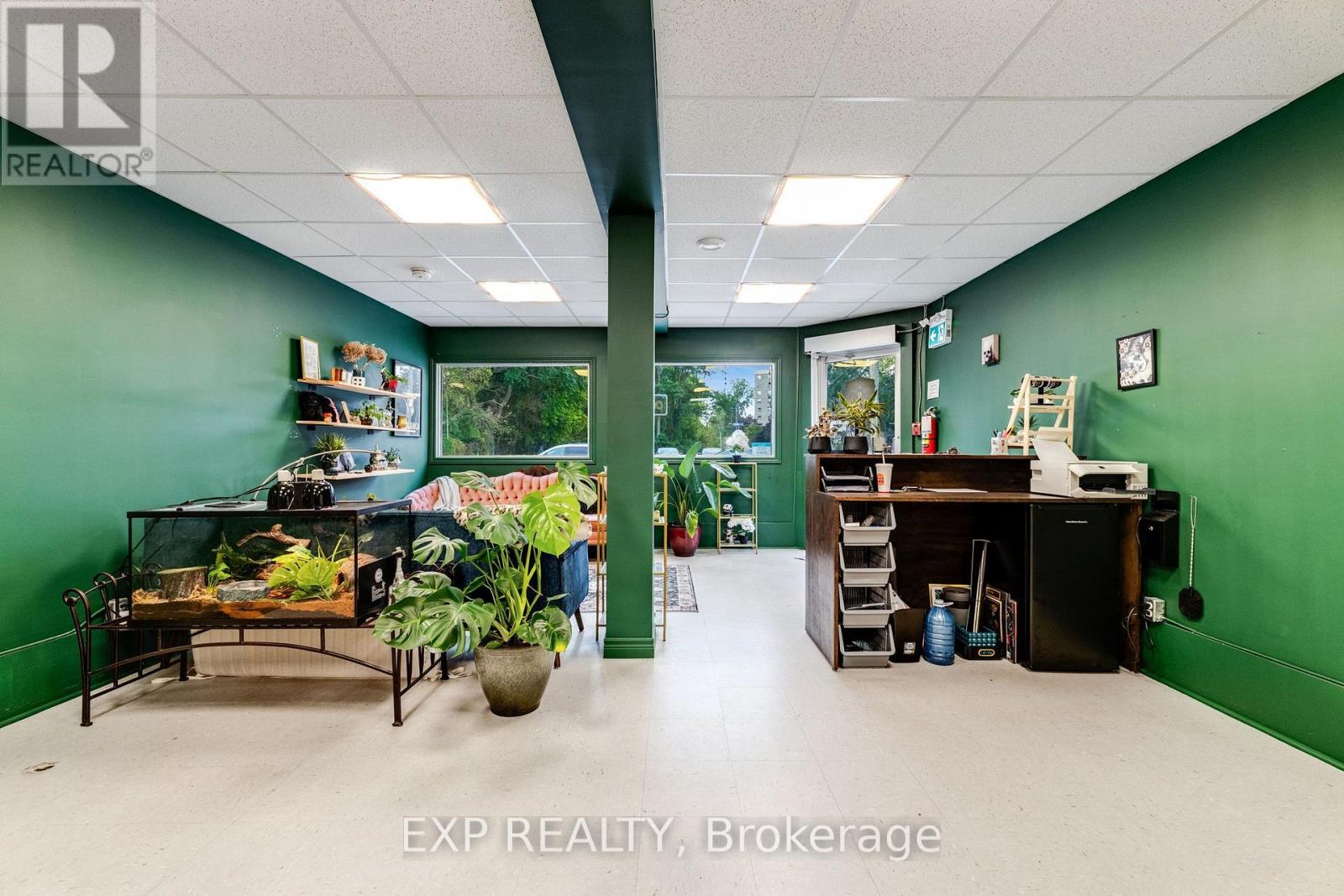 241 GRAND AVENUE E - 29