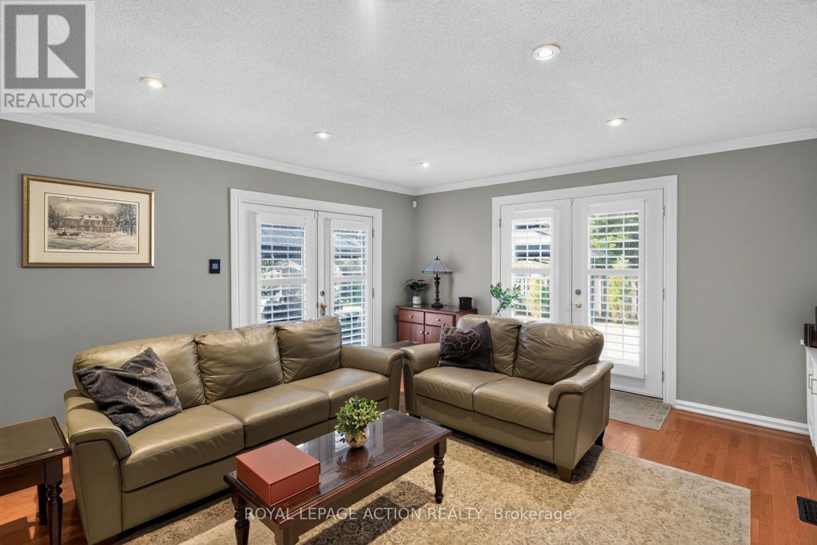 20 JAPONICA CRESCENT - 19