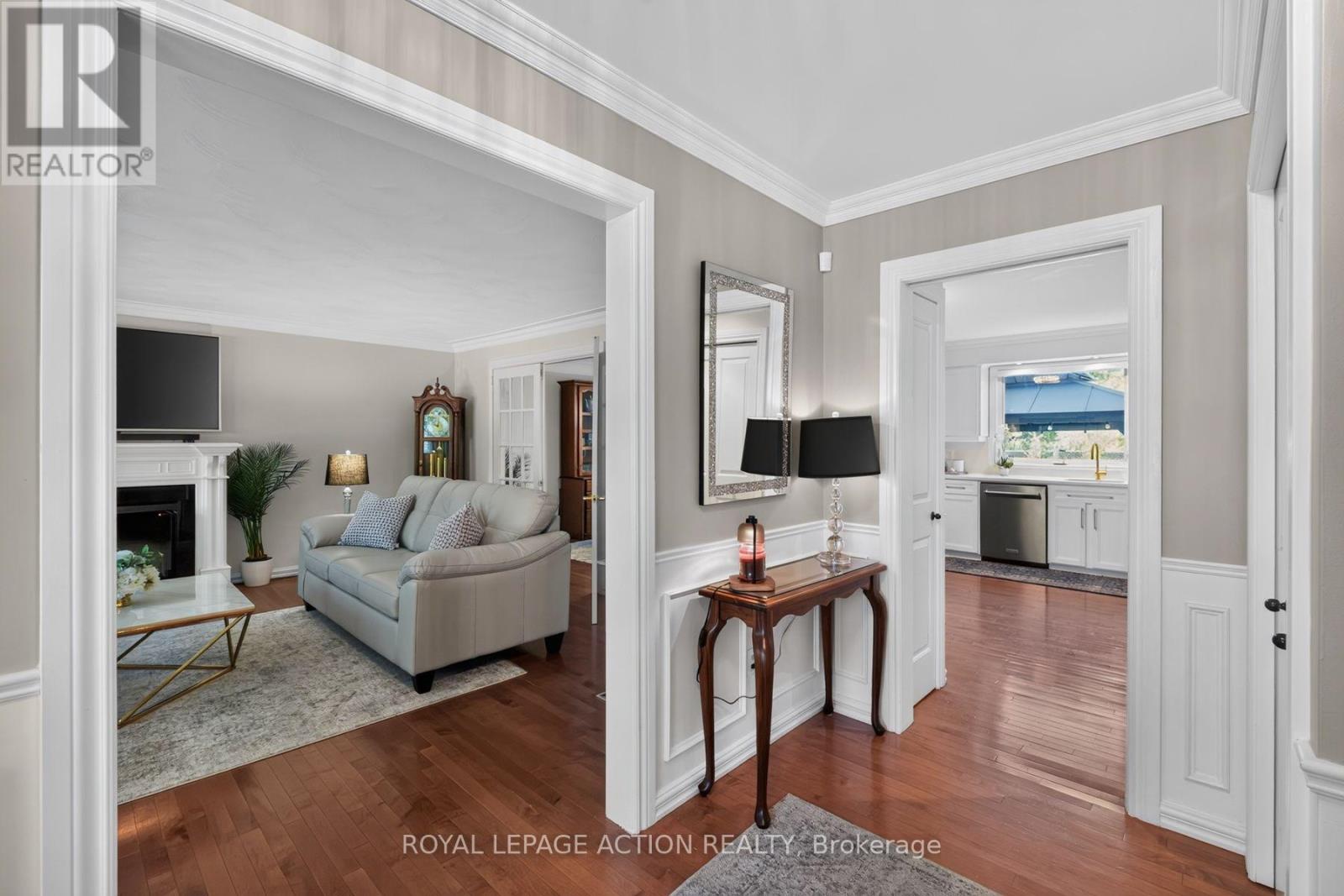 20 Japonica Crescent, Brantford, ON photo 7