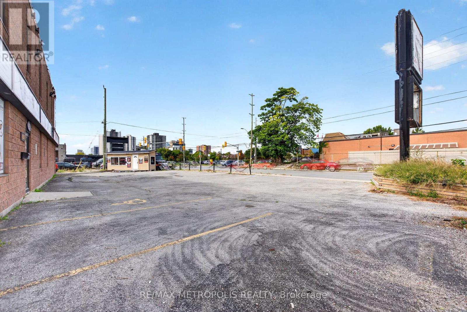 551 YORK STREET, London East (East K) — photo 2