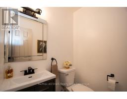 1118 Huntington Circle, Peterborough, ON K9K2A8 Photo 17