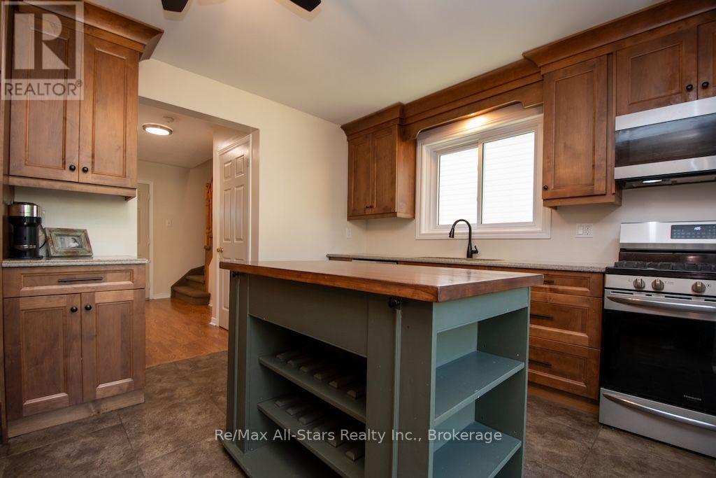 1118 HUNTINGTON CIRCLE - Image 13