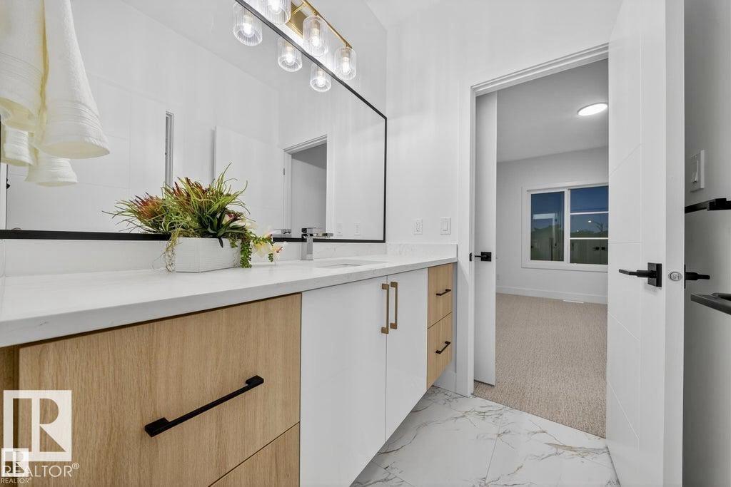 2019 156 AVE NW - 38