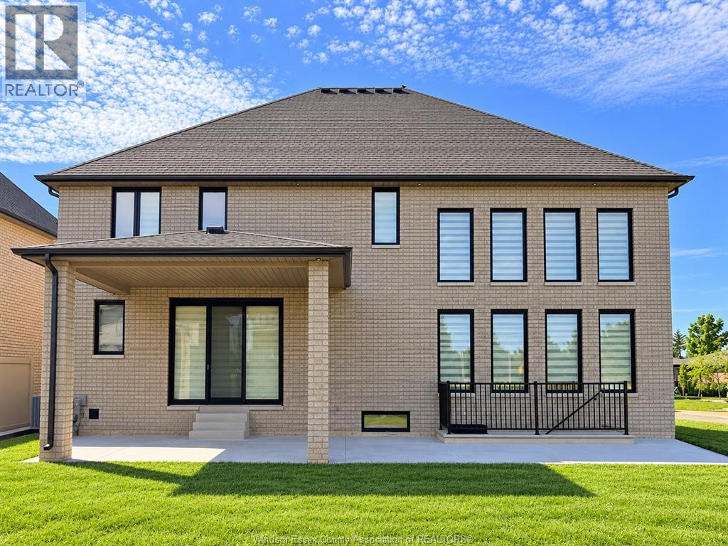 570 Orchards Crescent — photo 36