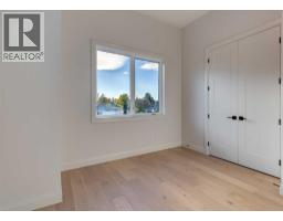 70A Montrose Crescent NE - photo 38
